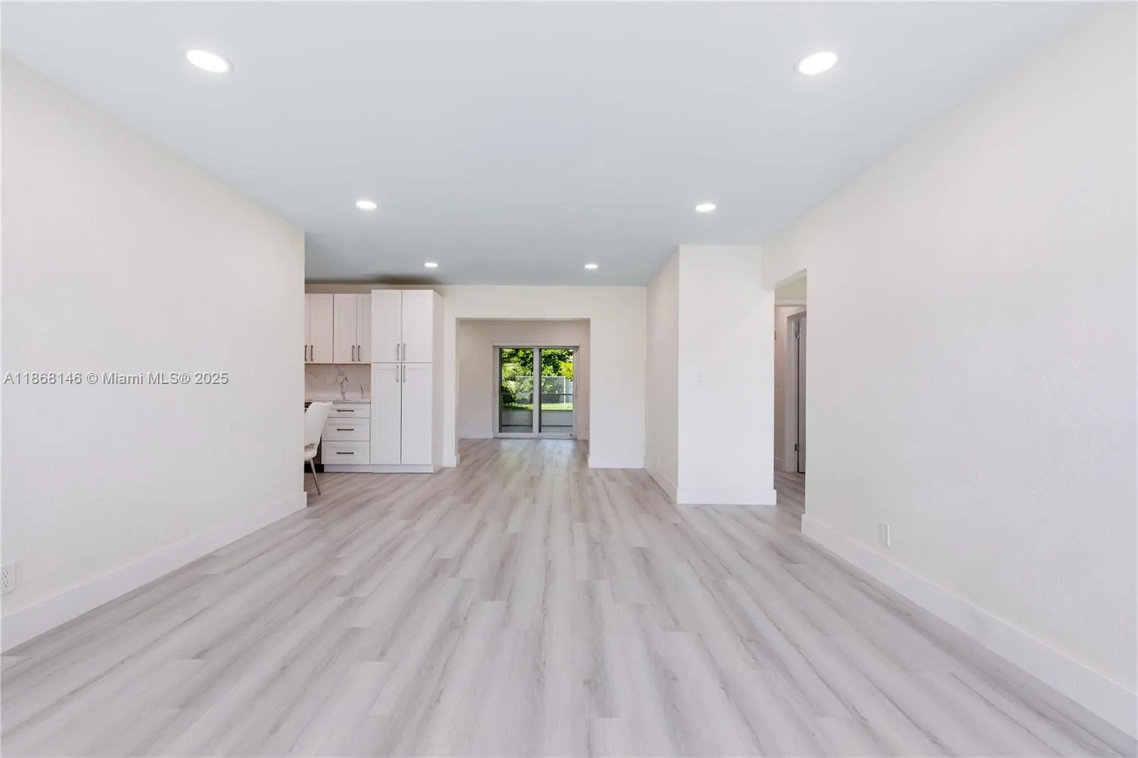7003 NW 99th Ave