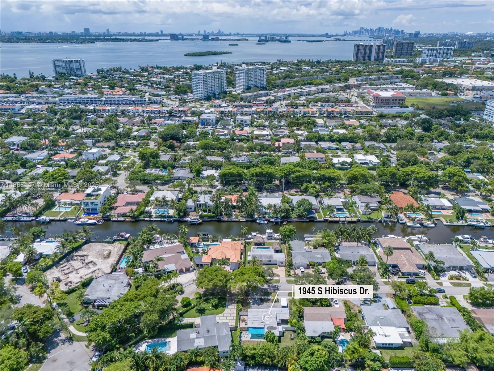 1945 S Hibiscus Dr
