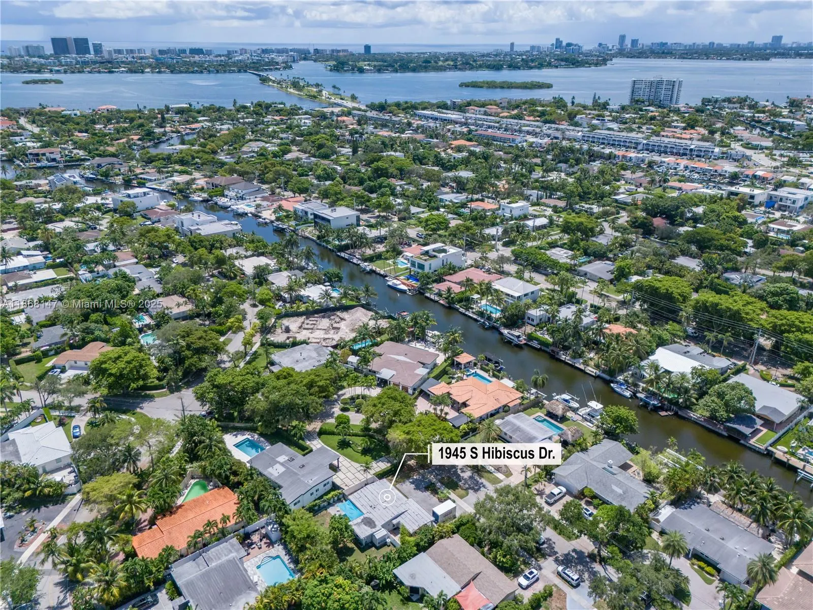 1945 S Hibiscus Dr