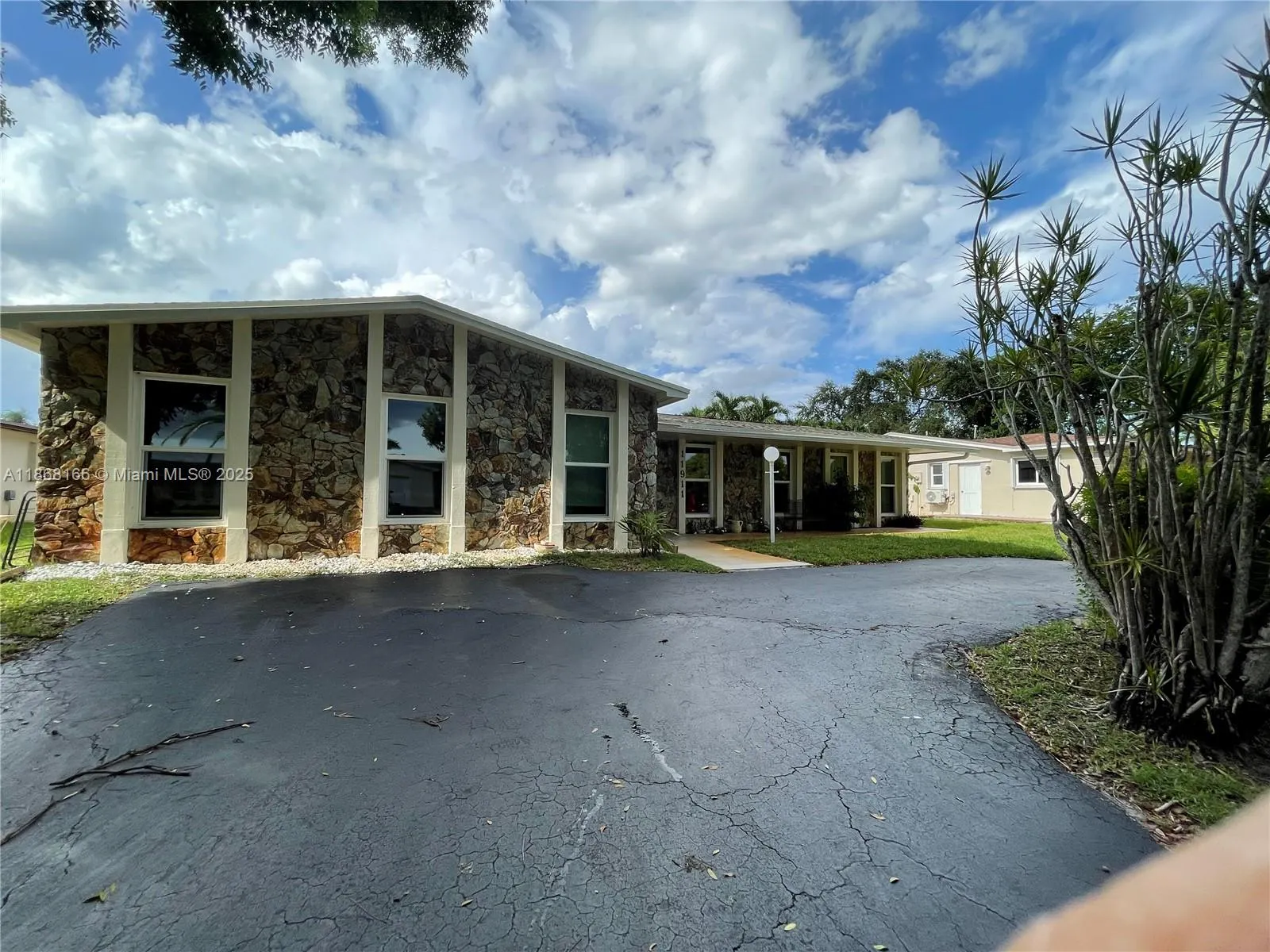 11911 NW 14th Ct