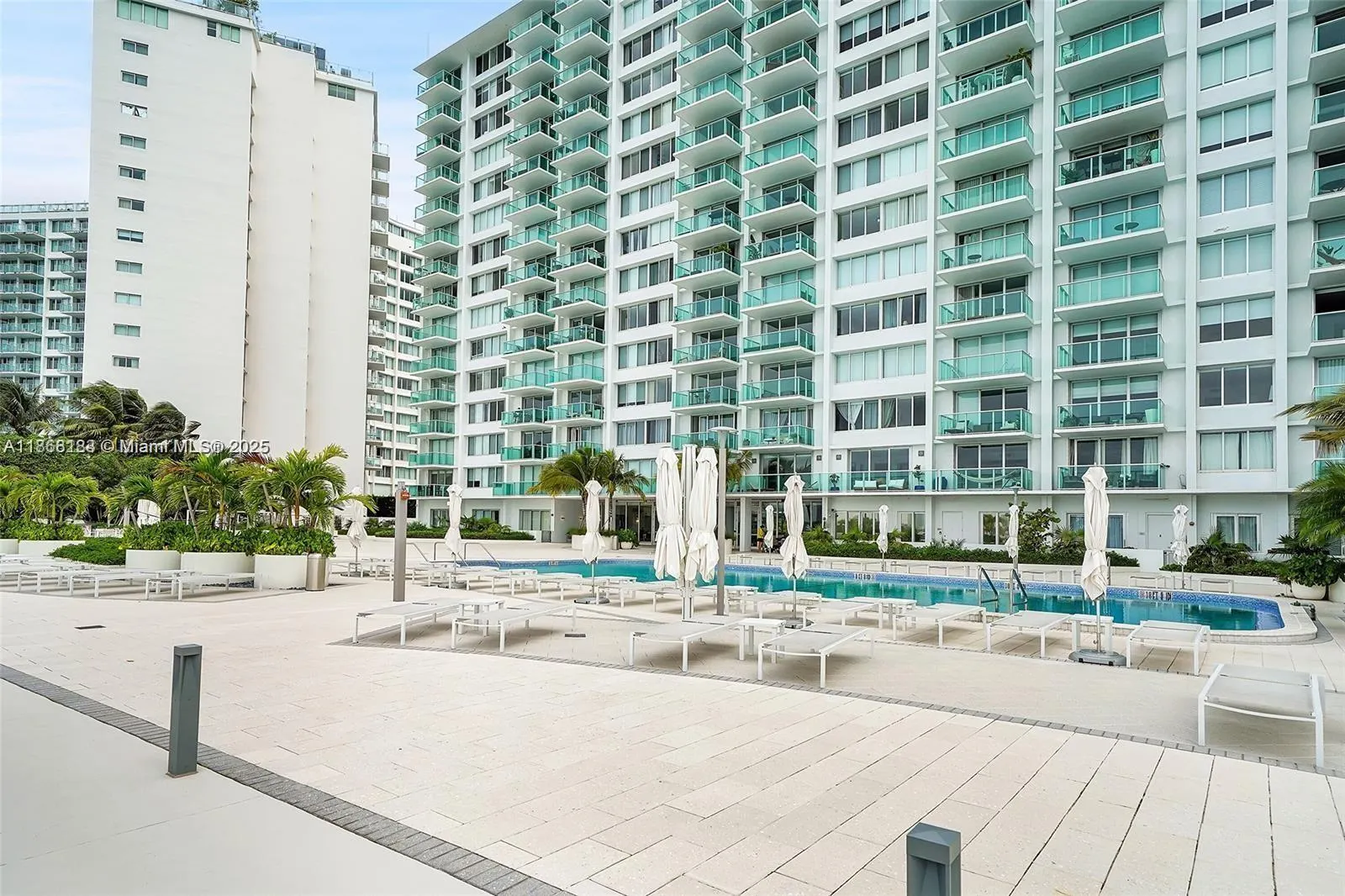 1000 West Ave, #PH12