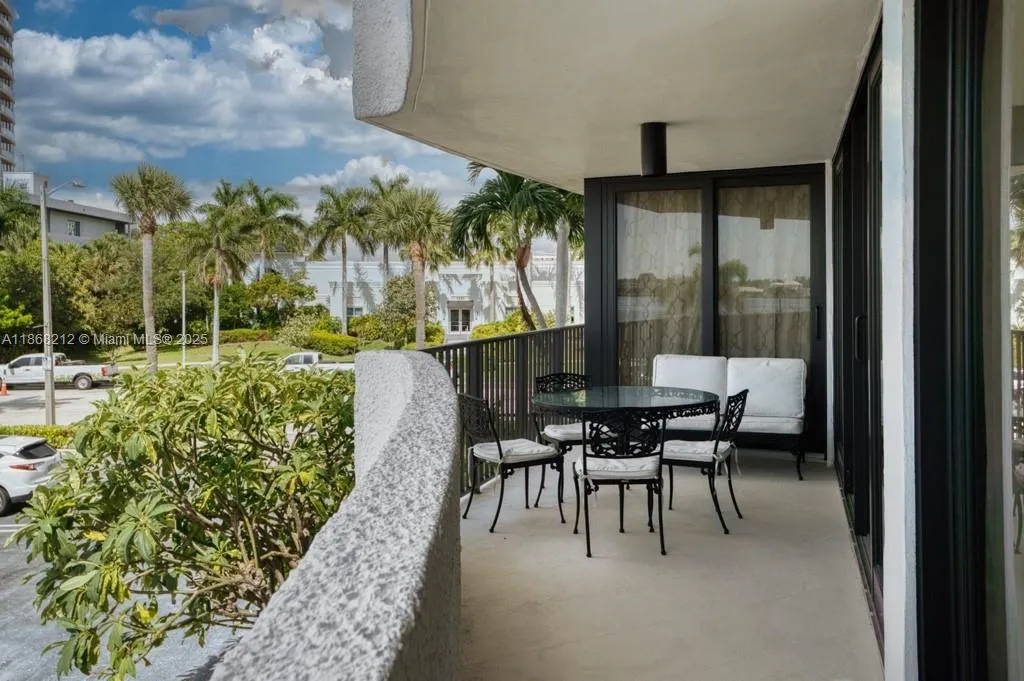 1200 S Flagler Dr, #206