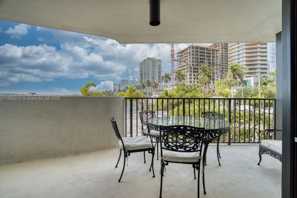 1200 S Flagler Dr, #206