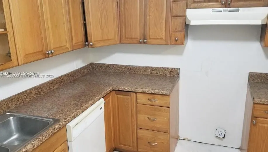 4848 NW 24th Ct, #323