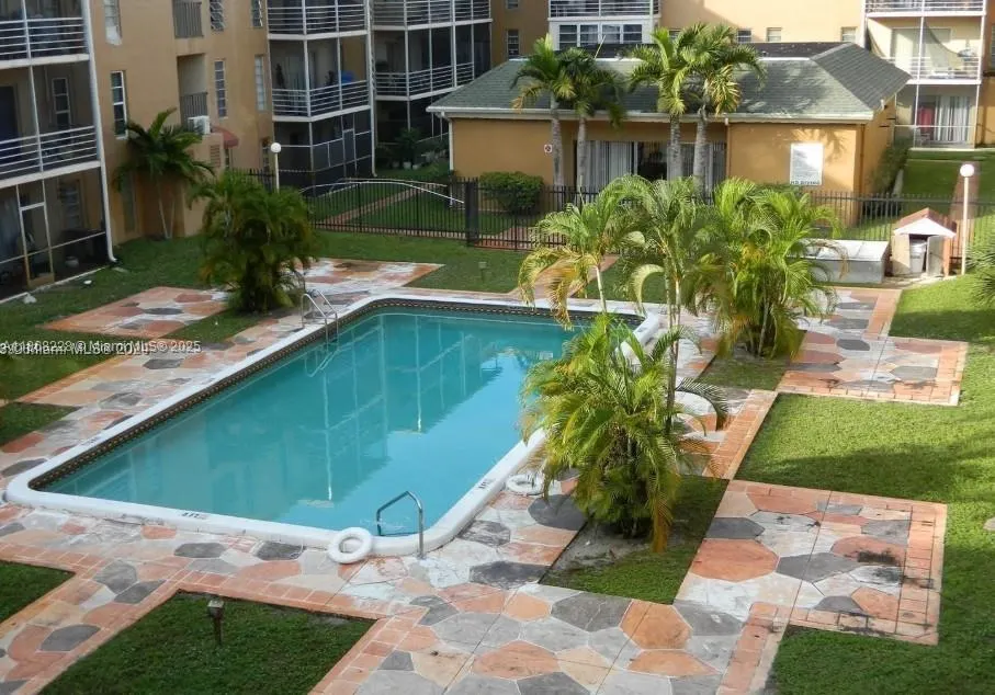 4848 NW 24th Ct, #323