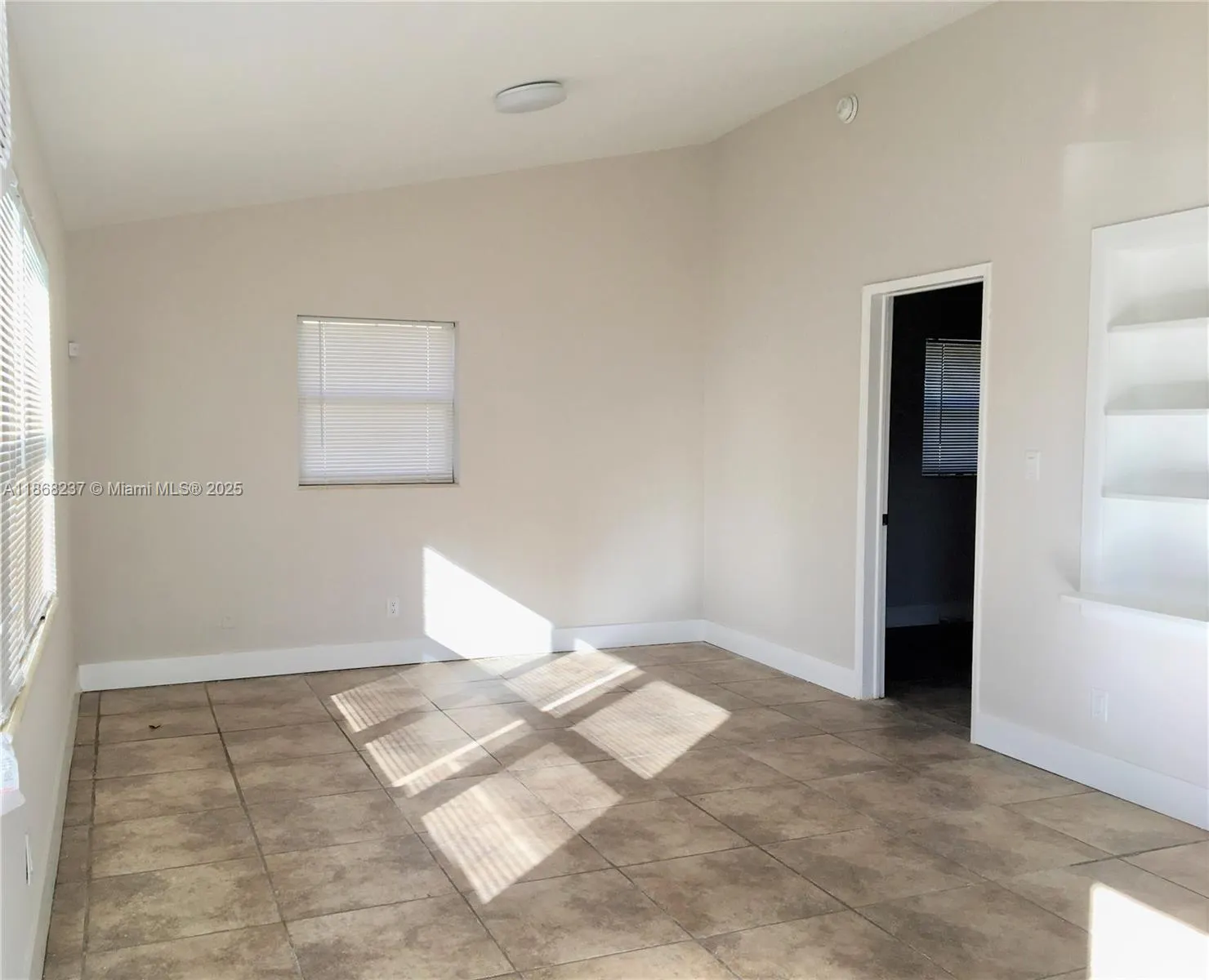 209 SW 14th St, #2