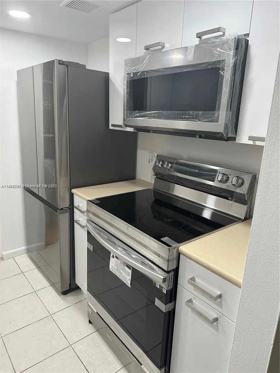 500 NE 2nd St, #209