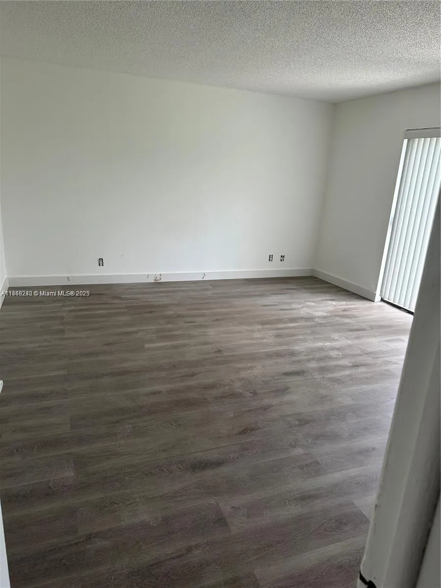 500 NE 2nd St, #209
