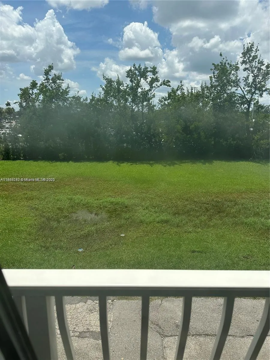 500 NE 2nd St, #209