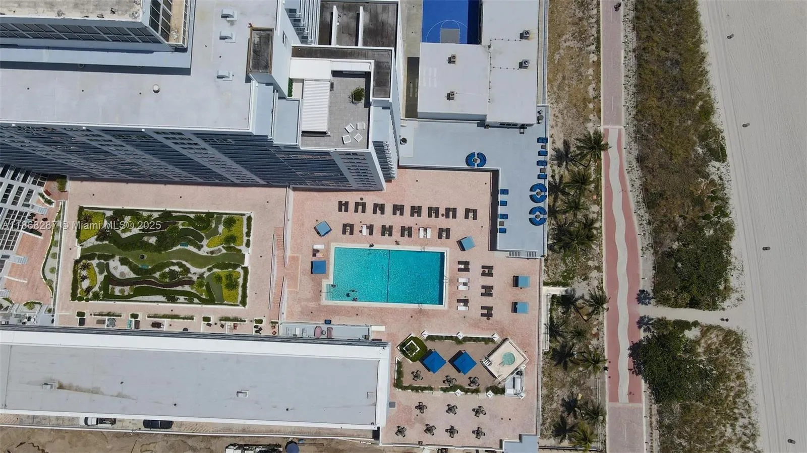 5401 Collins Ave, #916