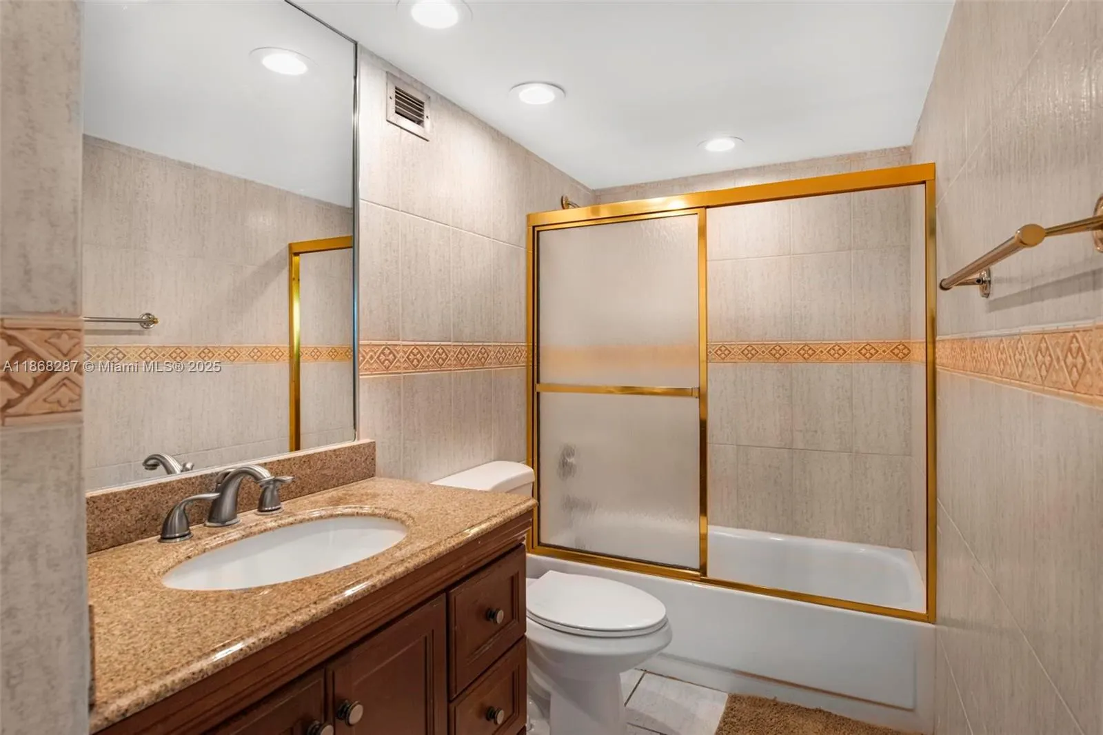 5401 Collins Ave, #916