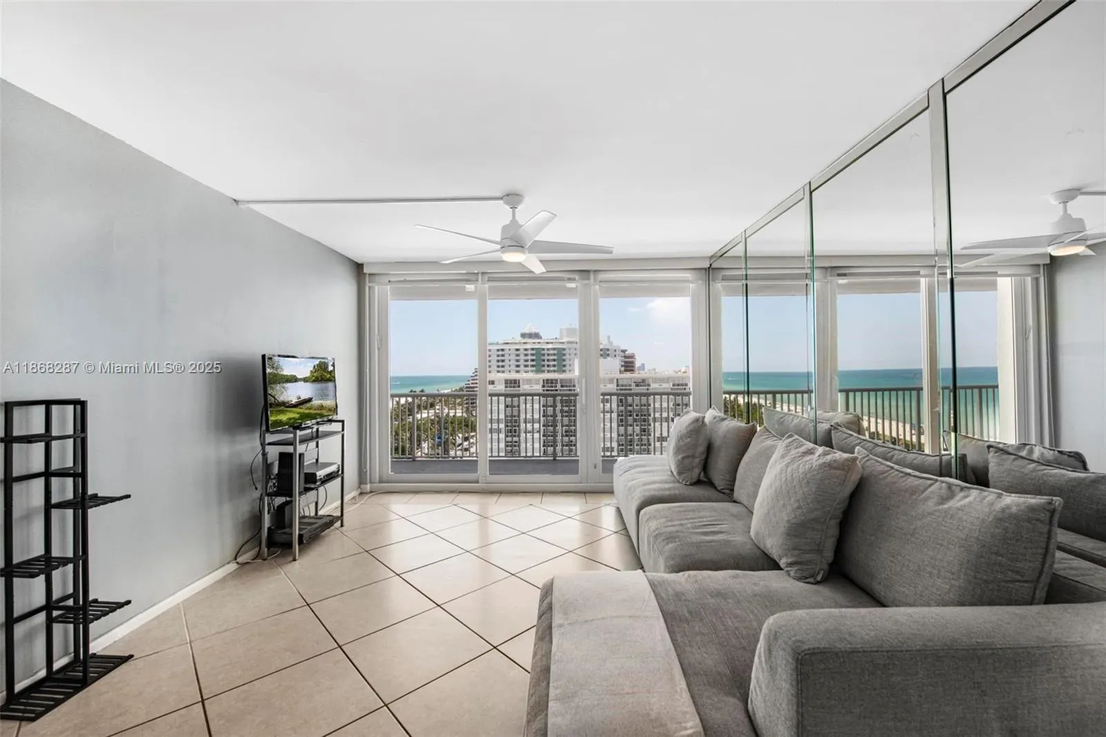 5401 Collins Ave, #916