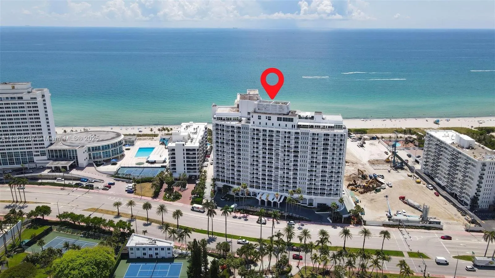5401 Collins Ave, #916