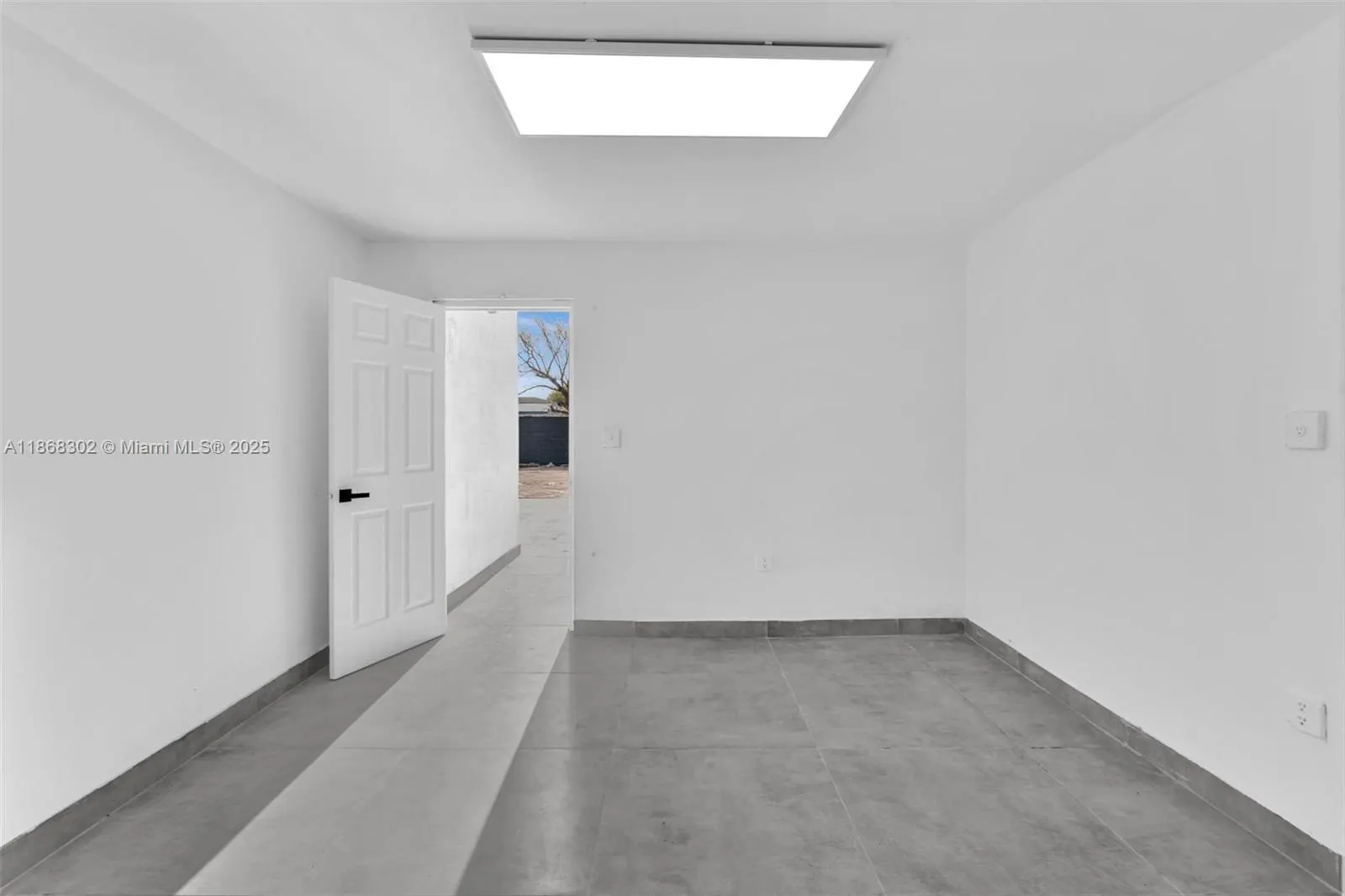 570 NW 54th St