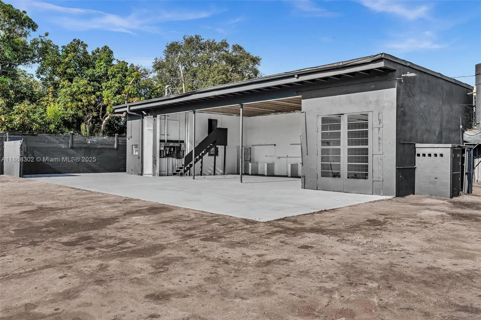 570 NW 54th St