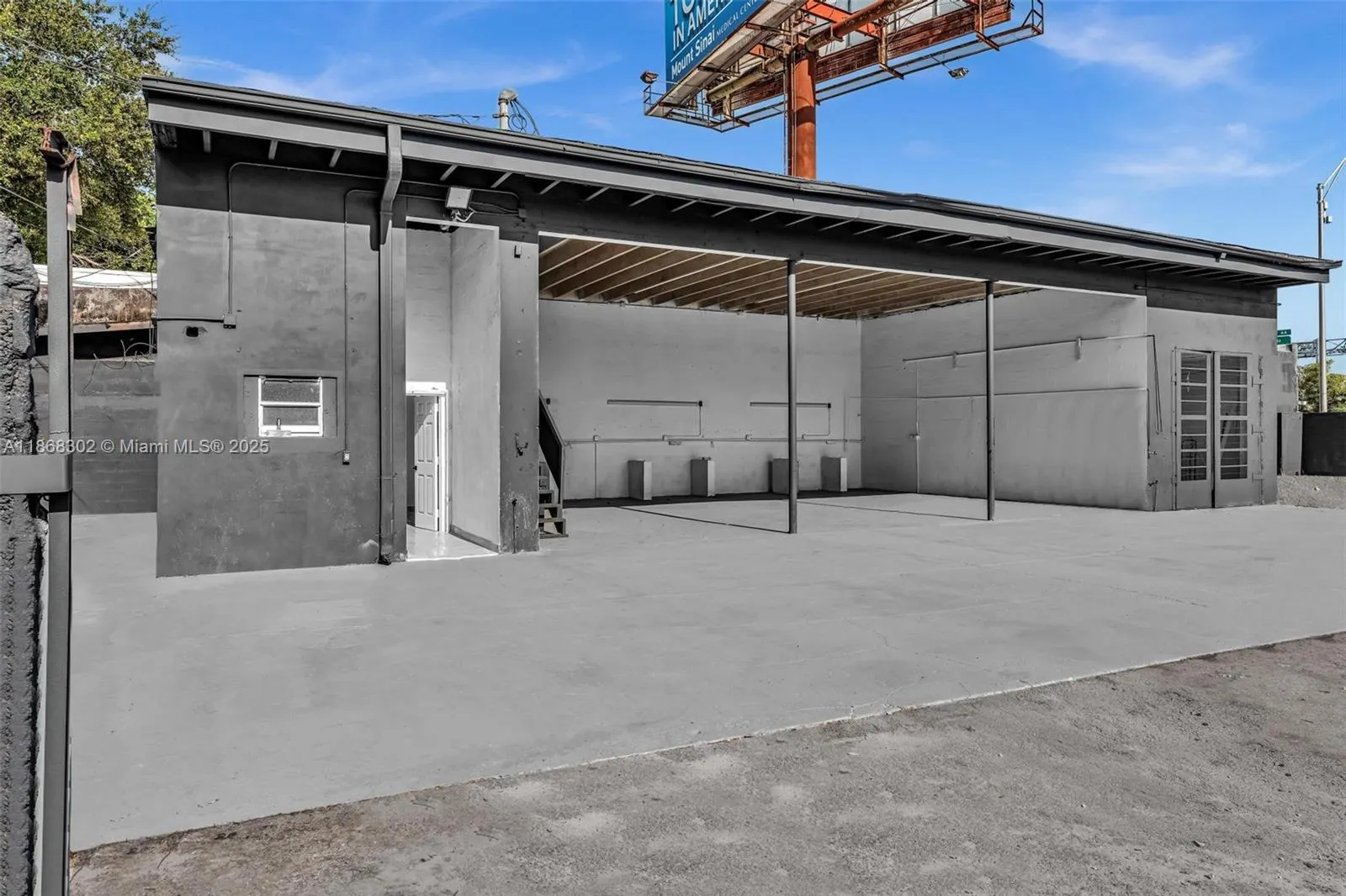 570 NW 54th St