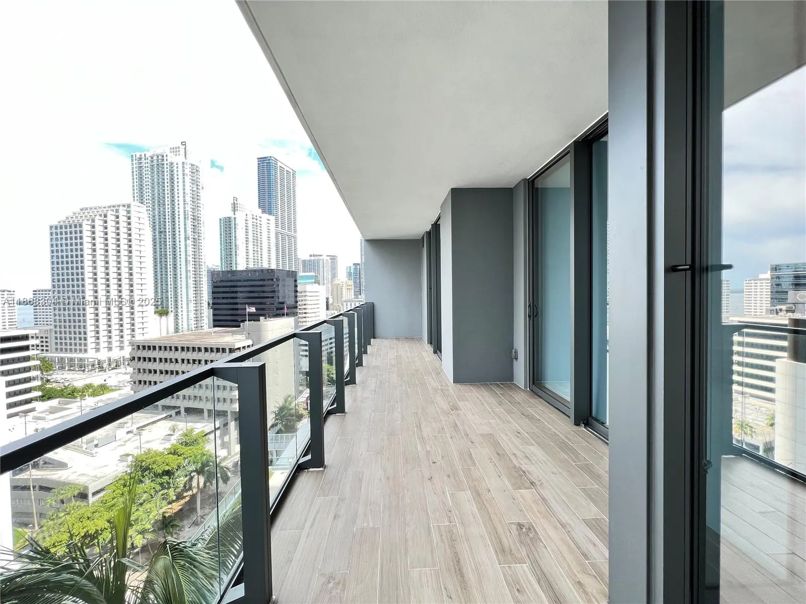 68 SE 6th St, #1003