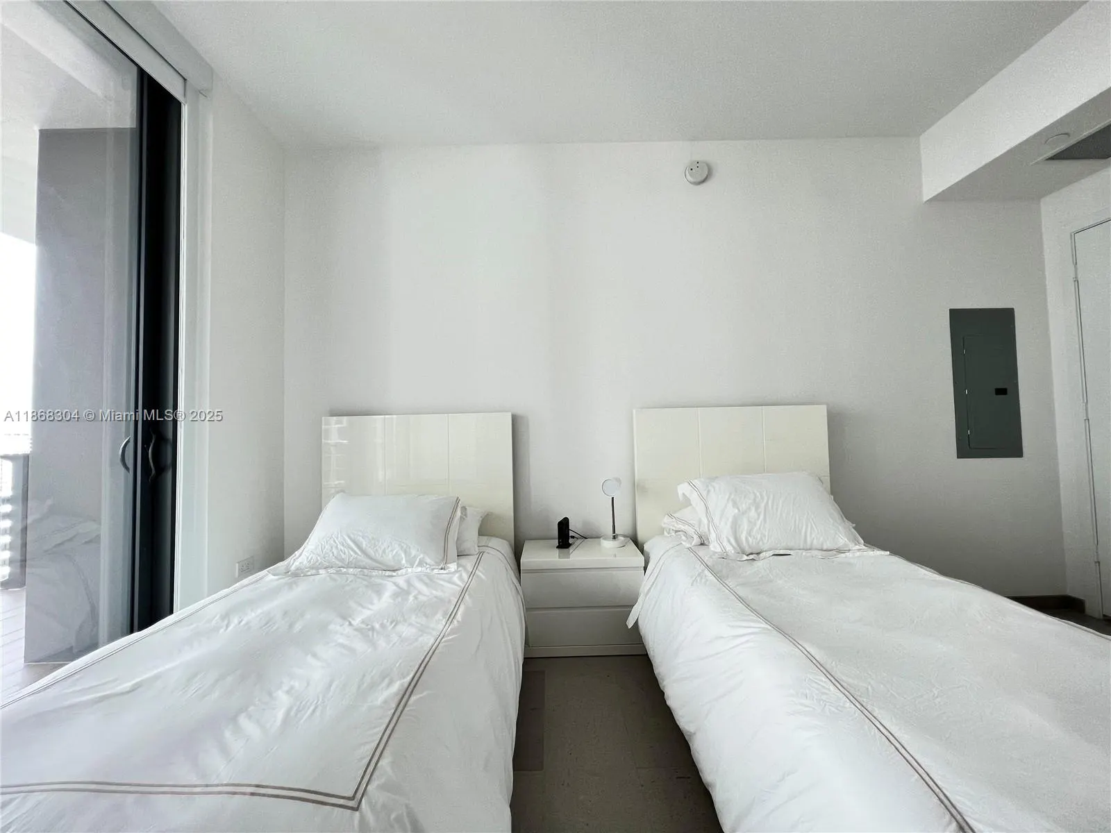 68 SE 6th St, #1003