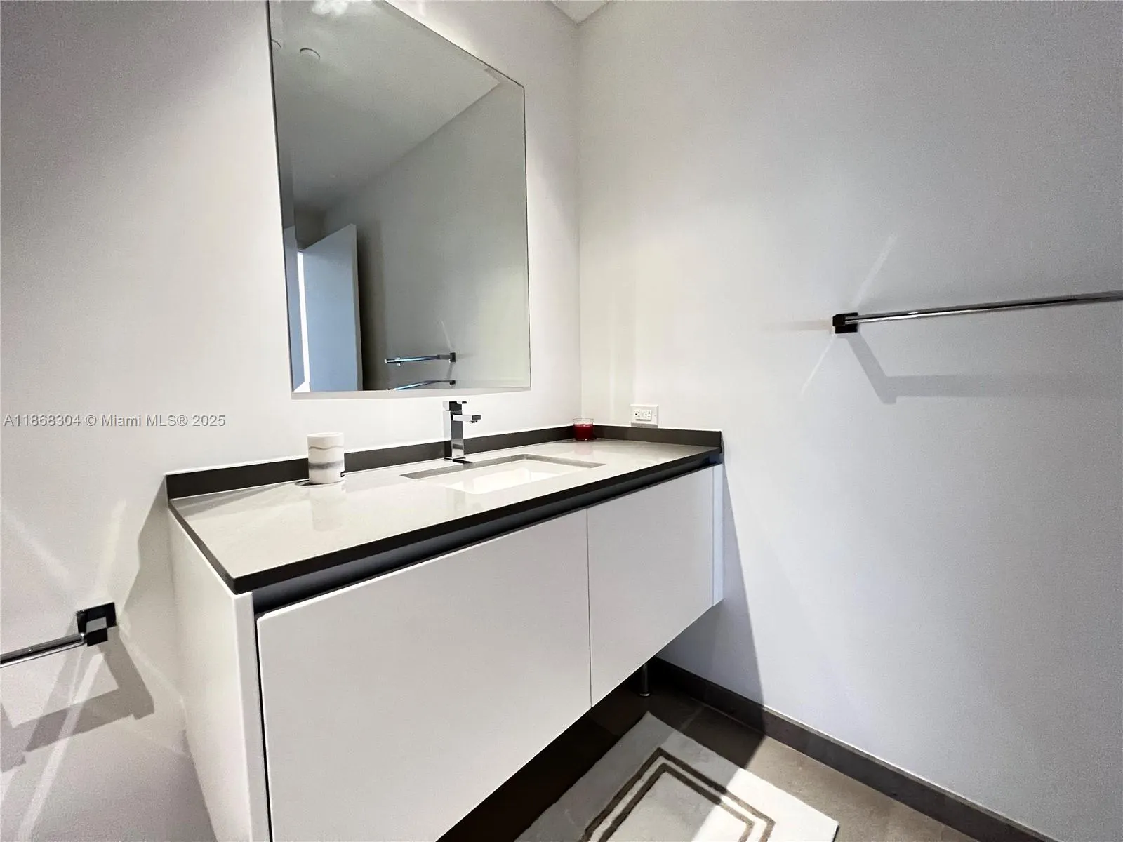 68 SE 6th St, #1003