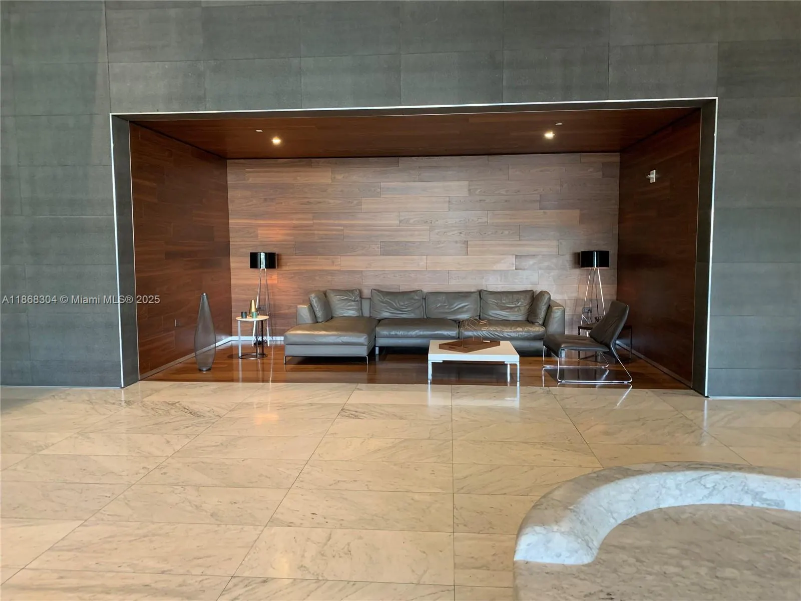 68 SE 6th St, #1003