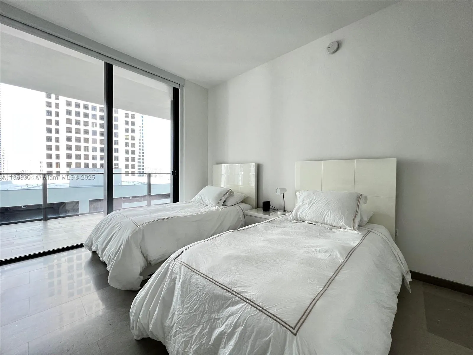 68 SE 6th St, #1003