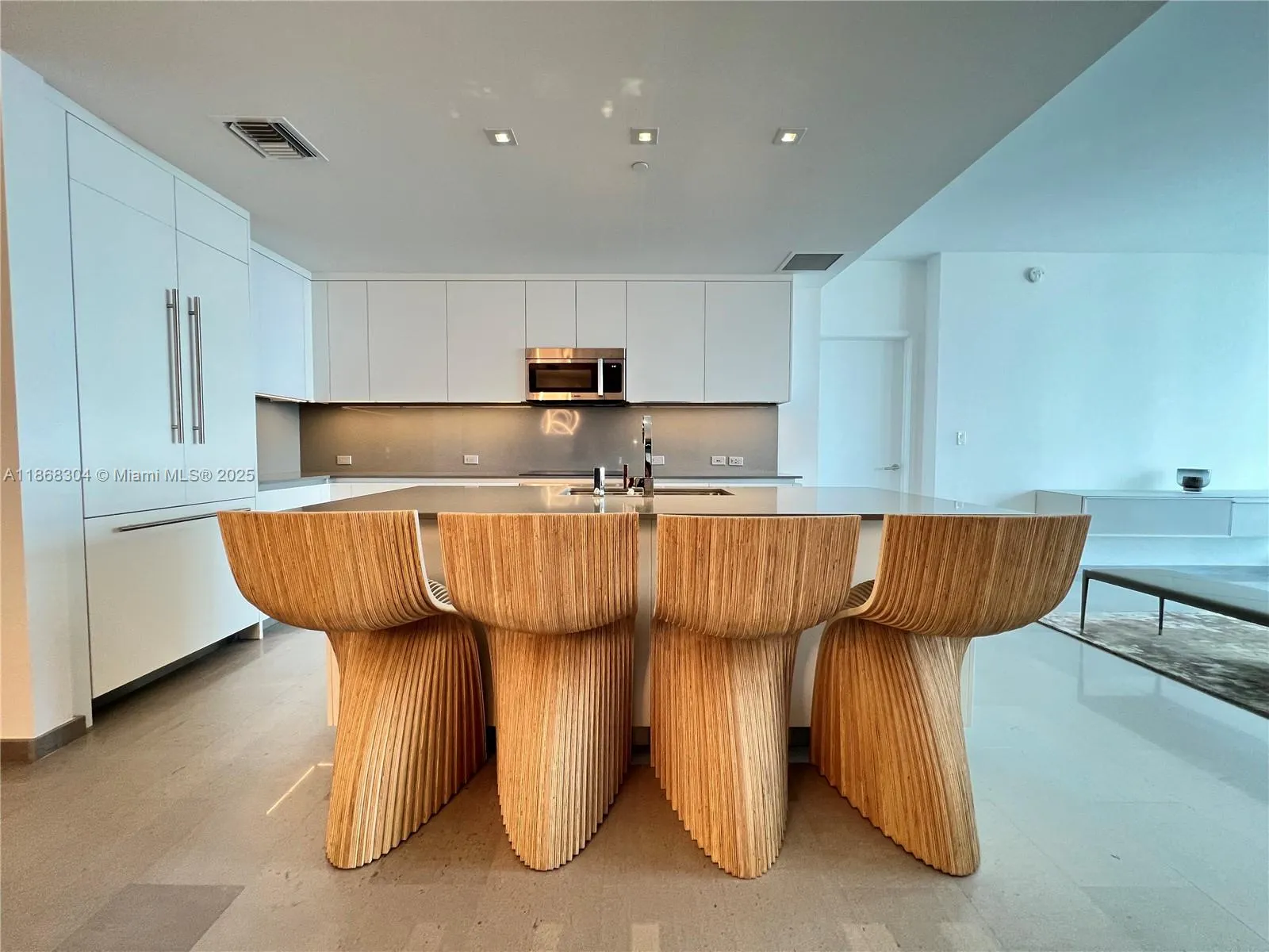 68 SE 6th St, #1003
