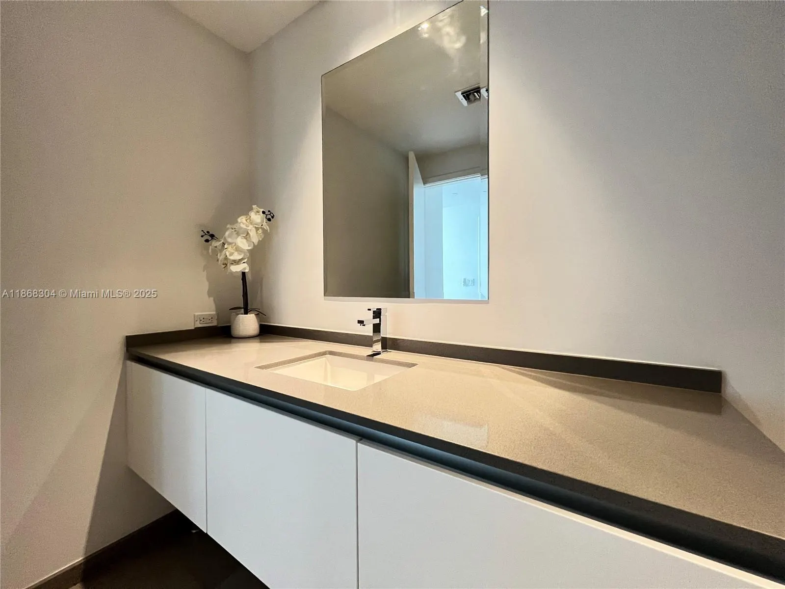 68 SE 6th St, #1003