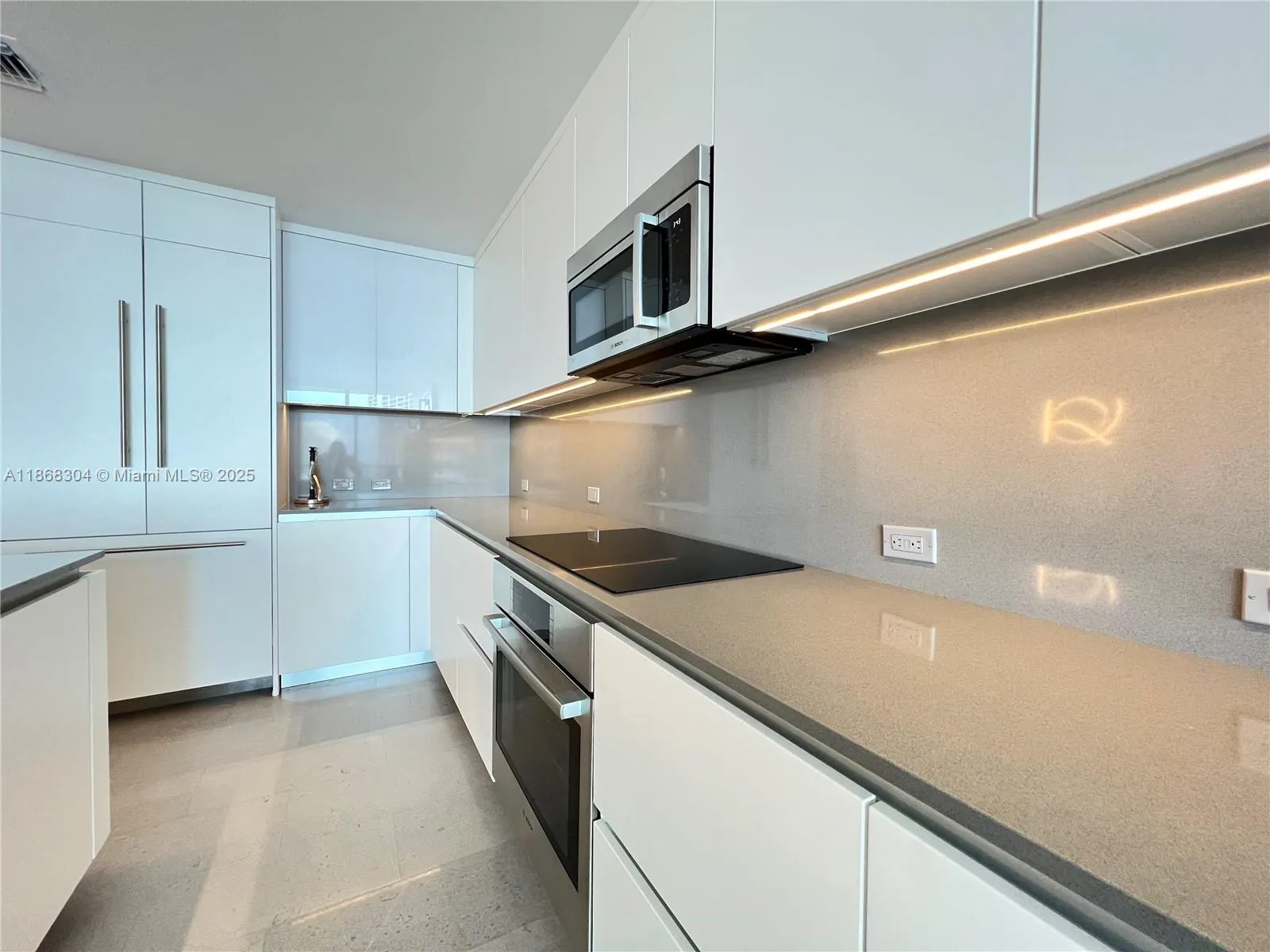 68 SE 6th St, #1003