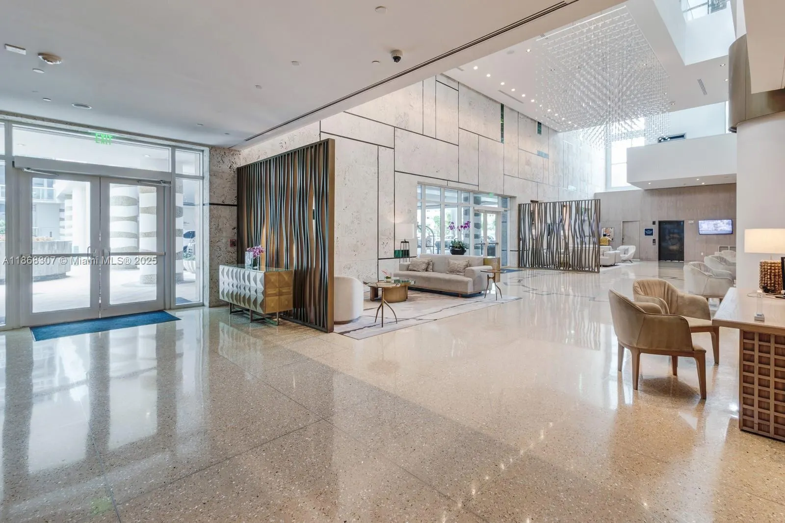 6899 Collins Ave, #1010