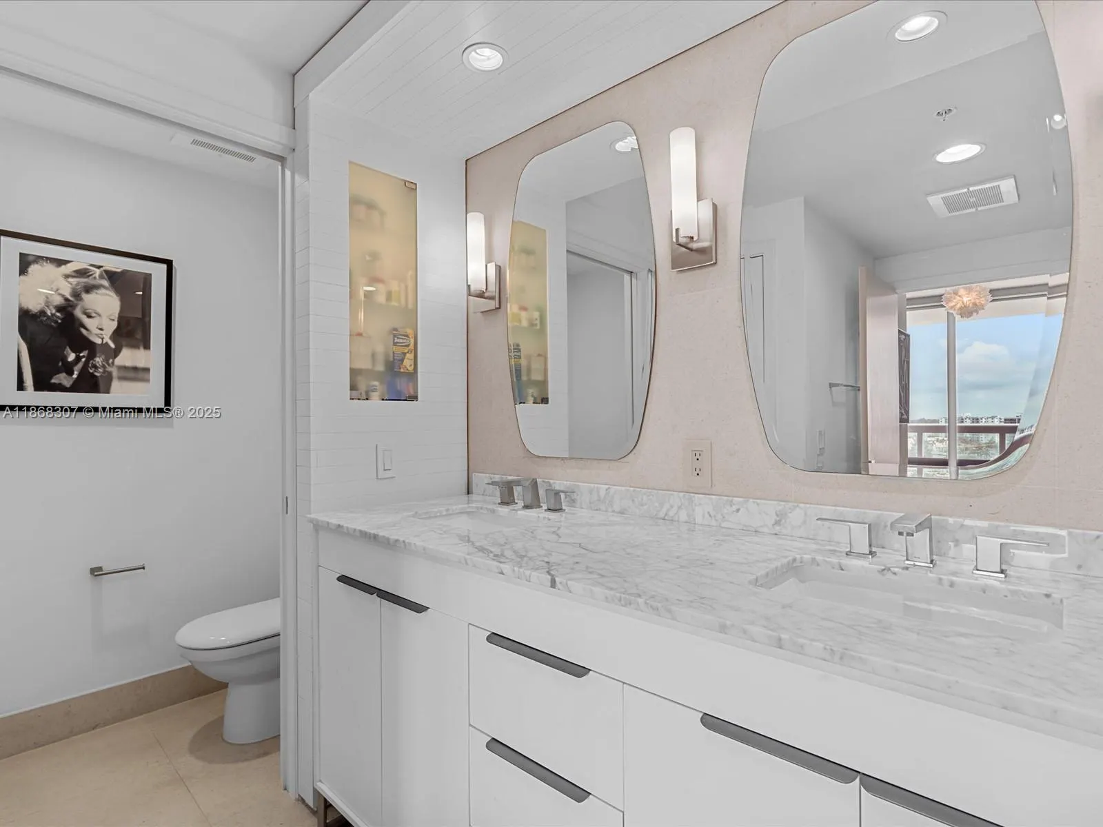 6899 Collins Ave, #1010