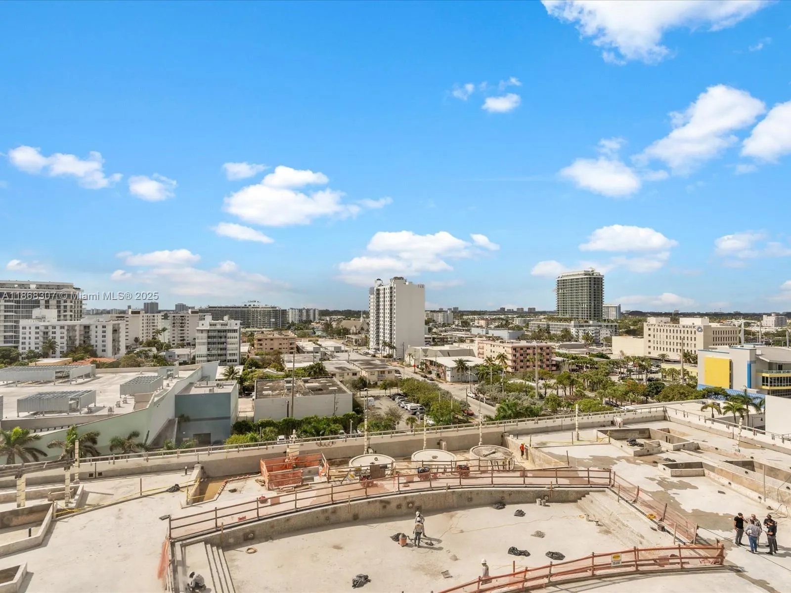 6899 Collins Ave, #1010