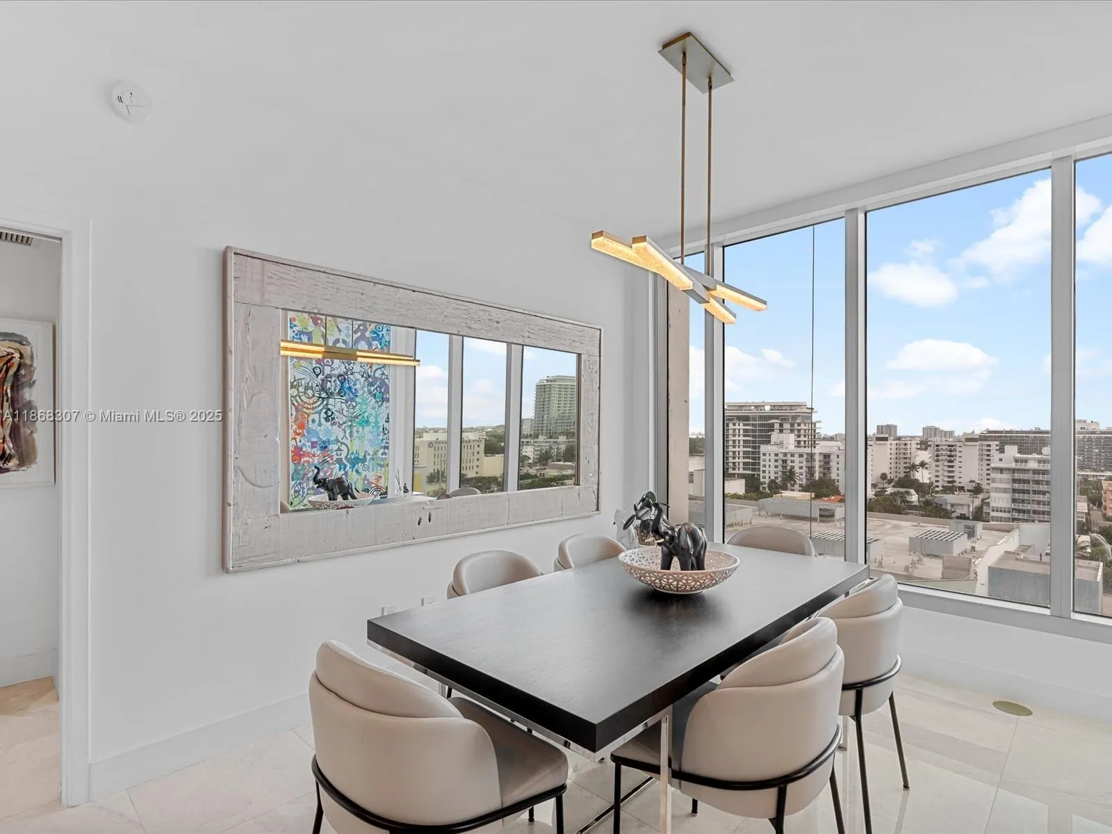 6899 Collins Ave, #1010