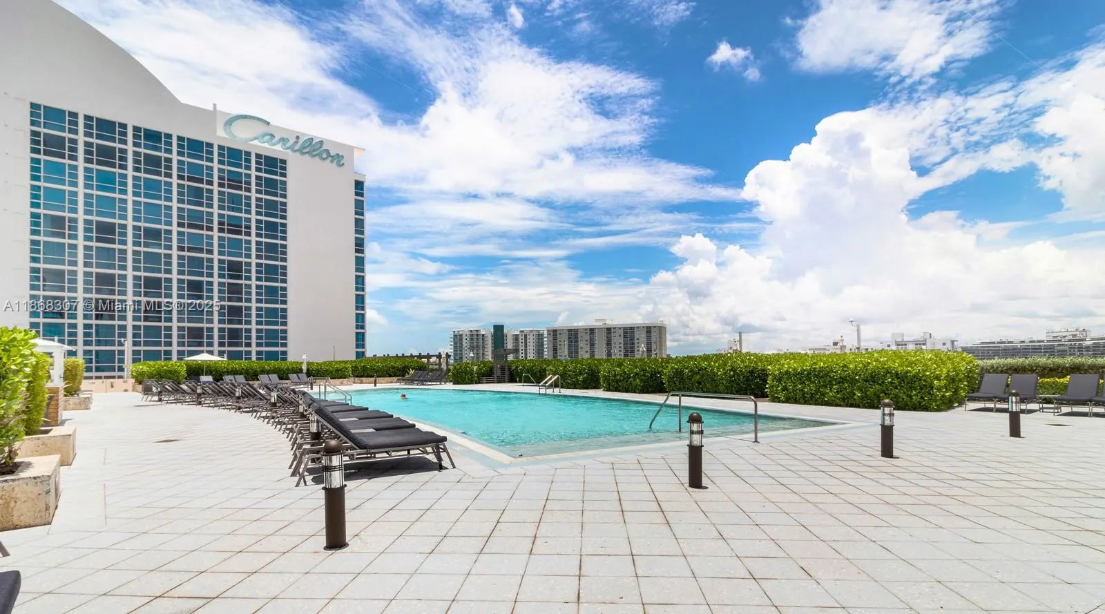 6899 Collins Ave, #1010