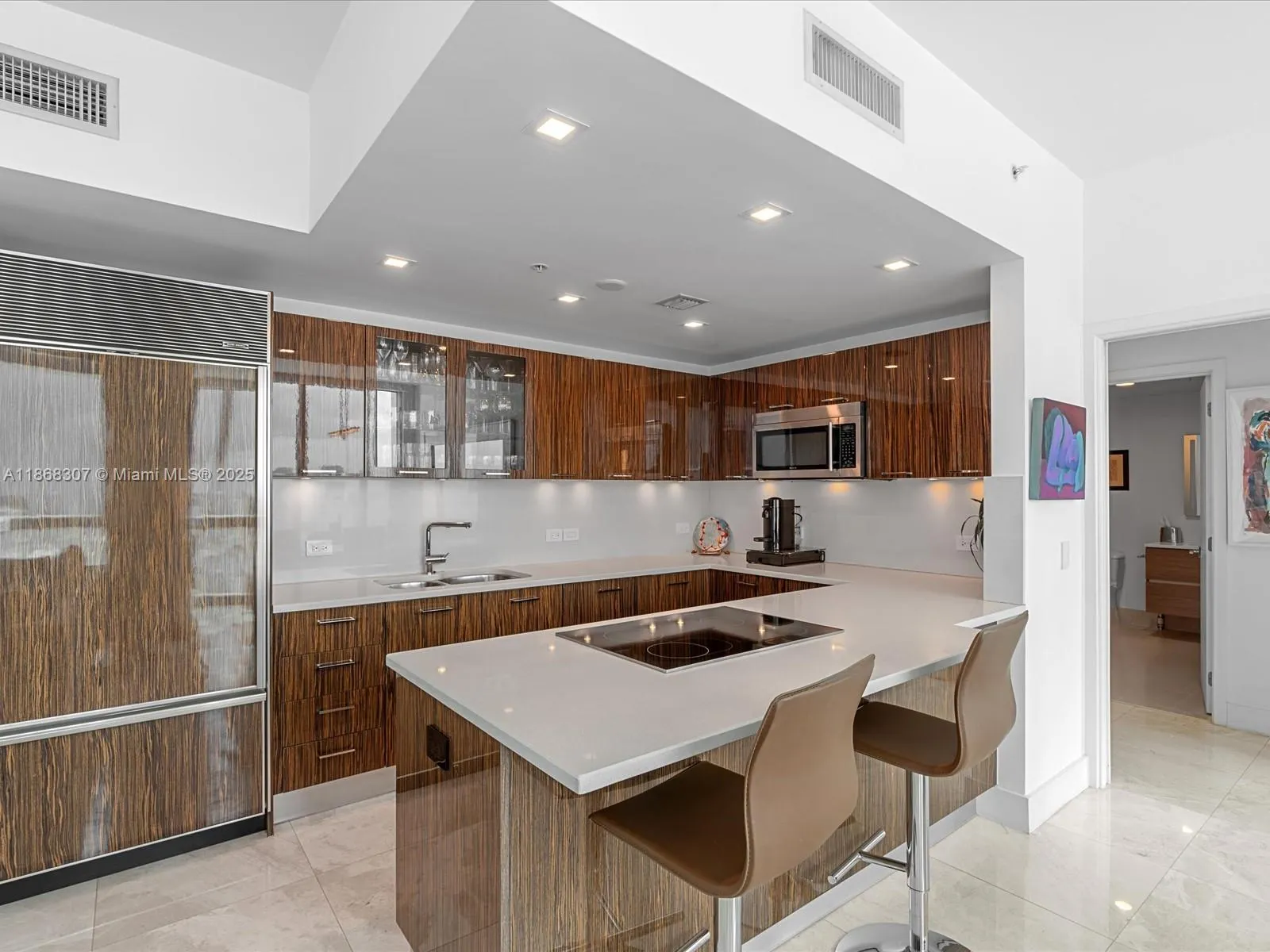 6899 Collins Ave, #1010