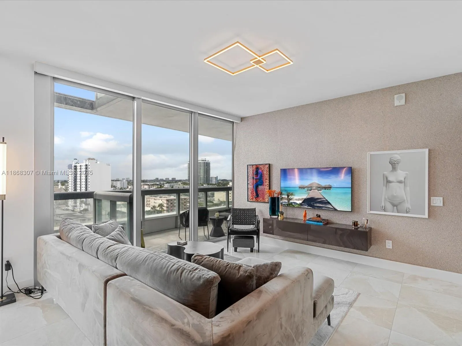 6899 Collins Ave, #1010