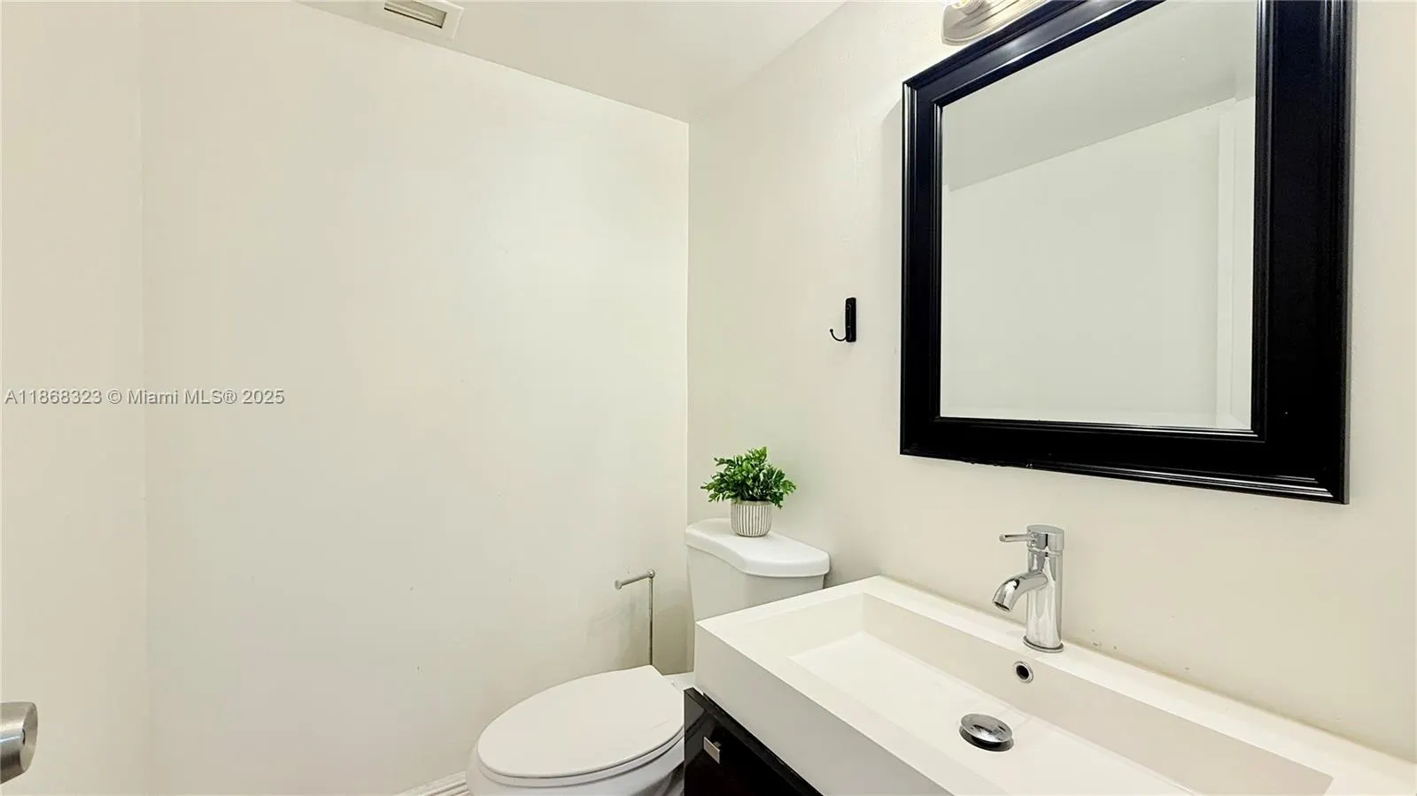 1465 NE 123rd St, #205