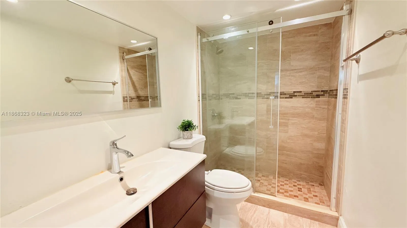 1465 NE 123rd St, #205