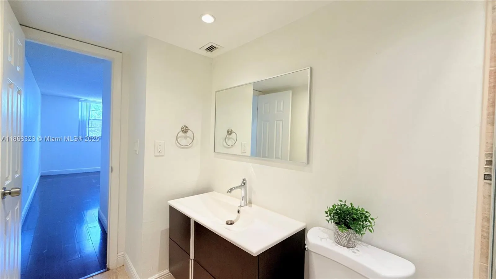 1465 NE 123rd St, #205