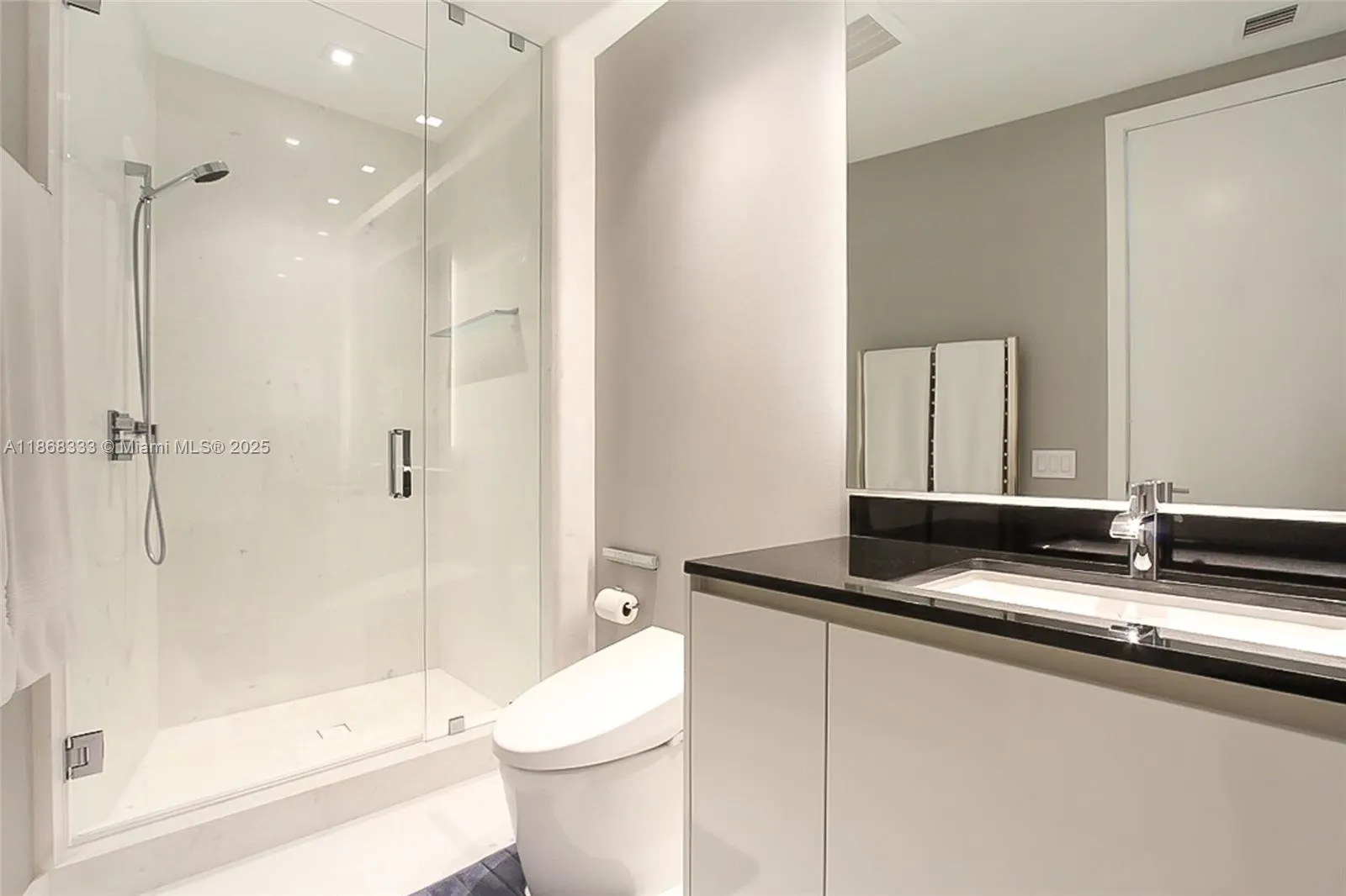 18555 Collins Ave, #4605