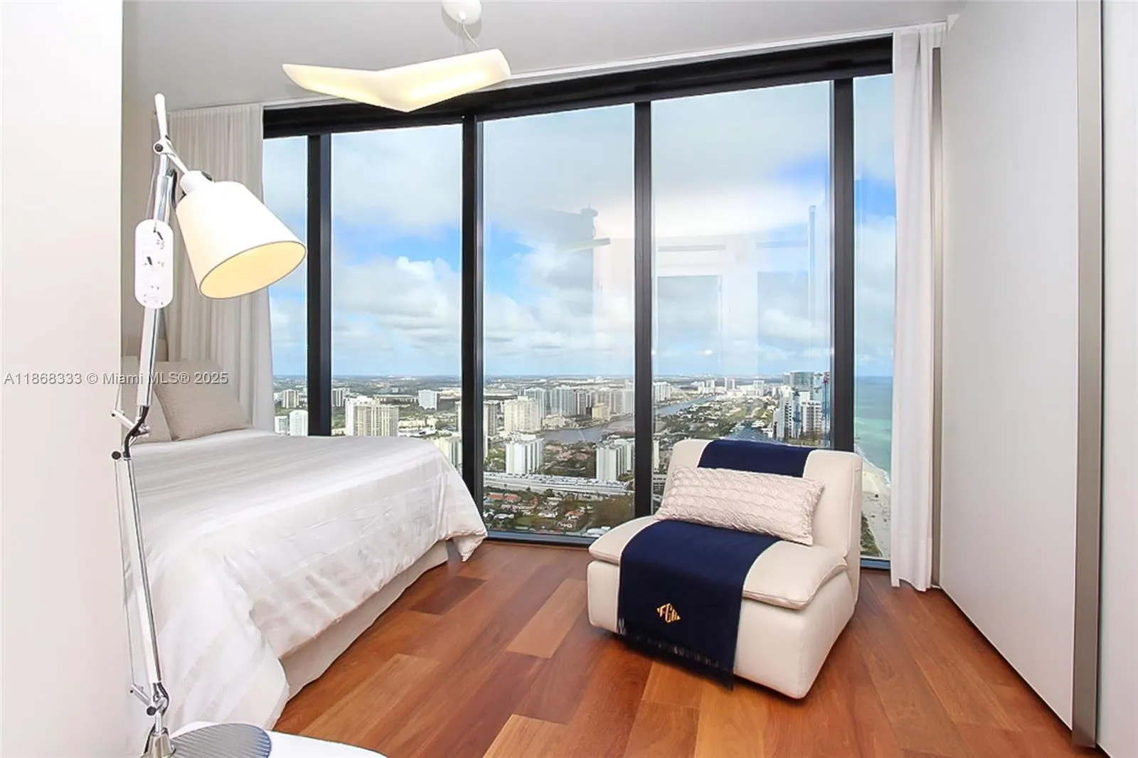 18555 Collins Ave, #4605
