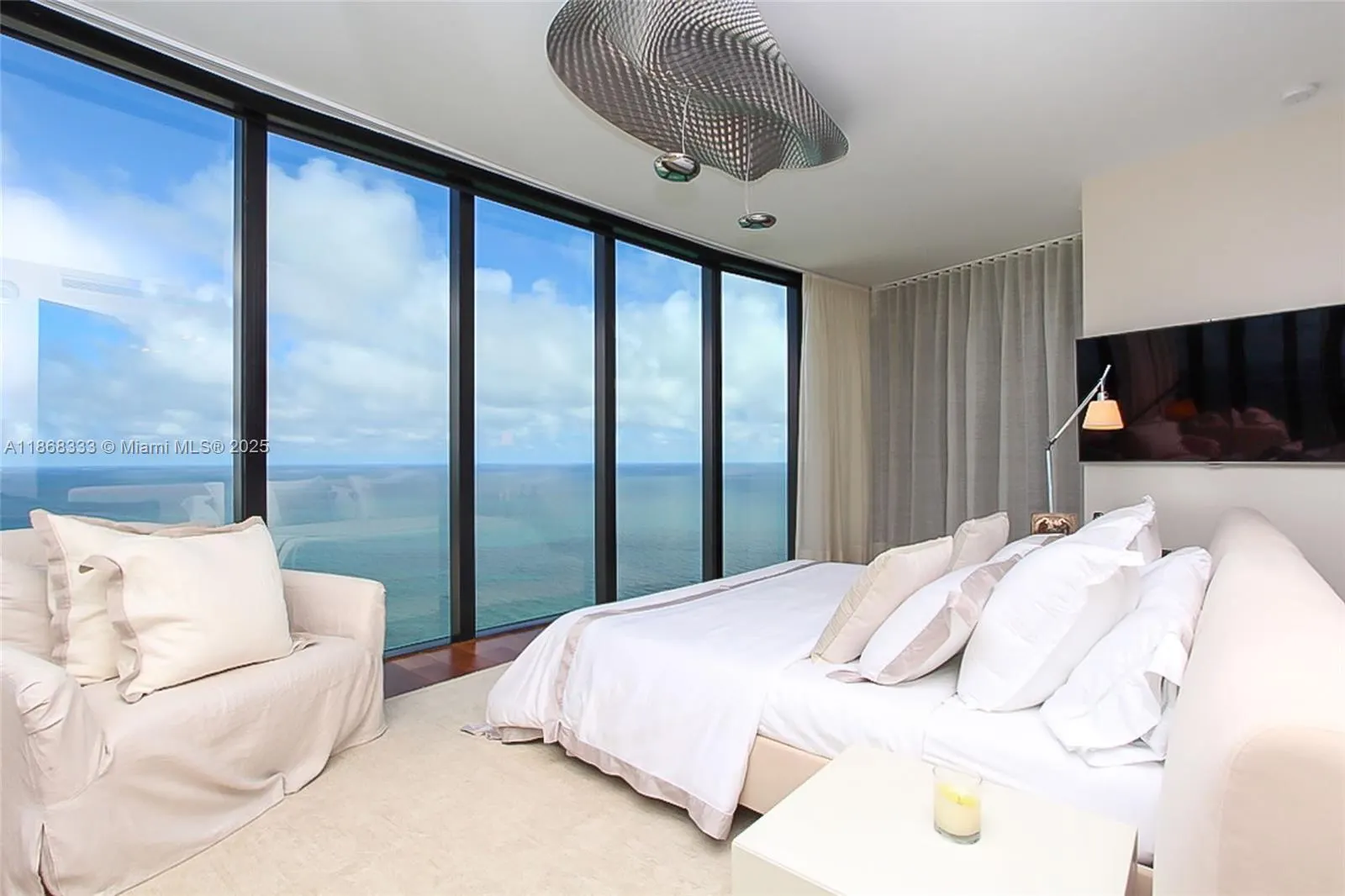 18555 Collins Ave, #4605