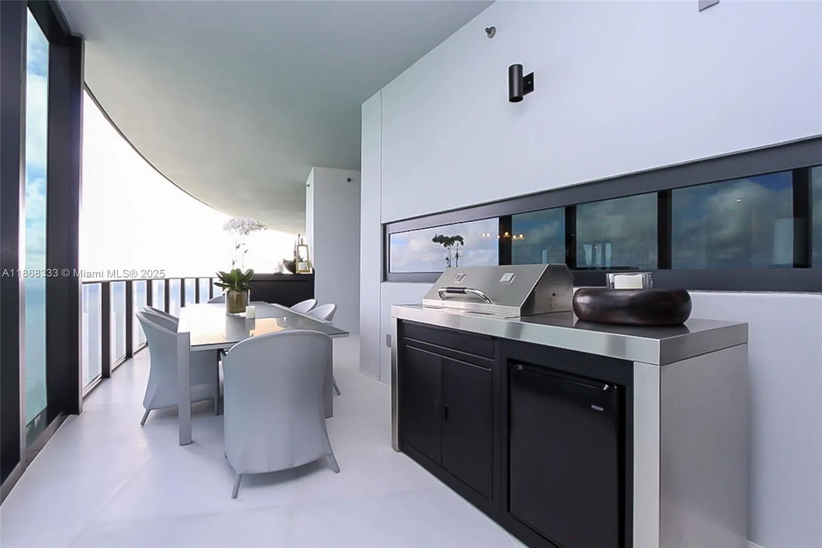 18555 Collins Ave, #4605