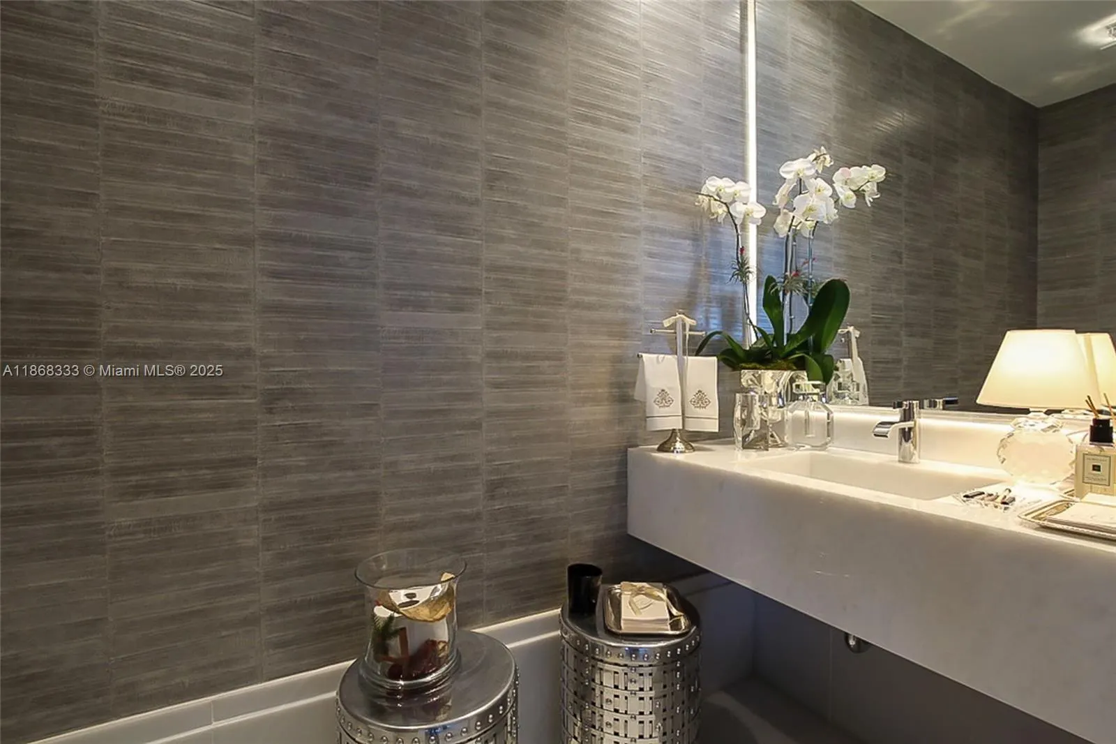 18555 Collins Ave, #4605