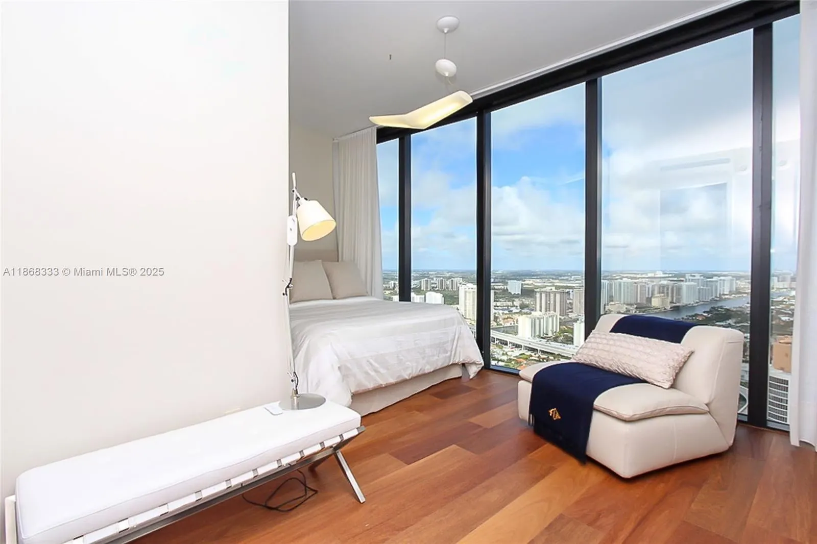 18555 Collins Ave, #4605