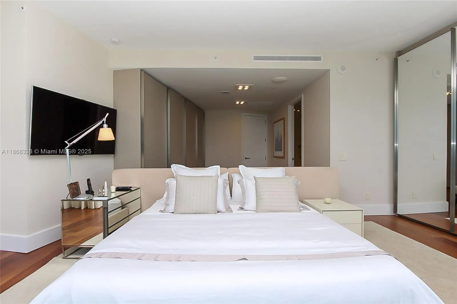 18555 Collins Ave, #4605