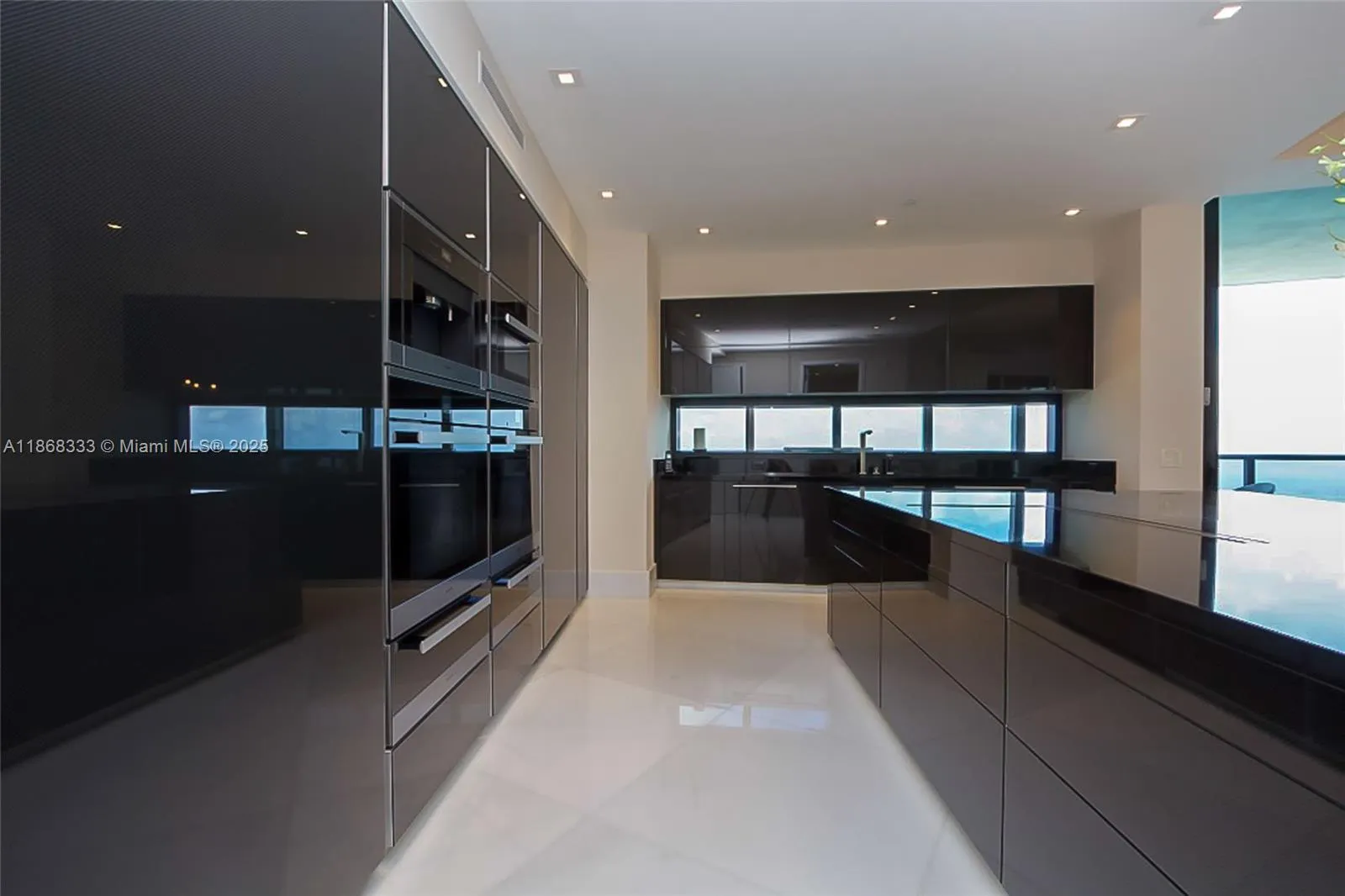 18555 Collins Ave, #4605