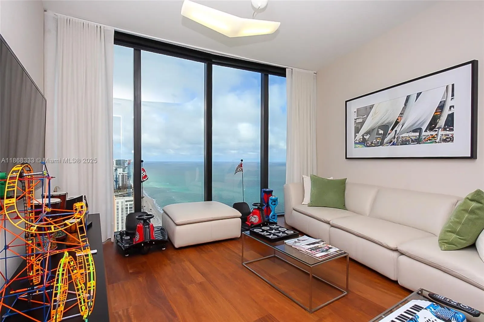 18555 Collins Ave, #4605