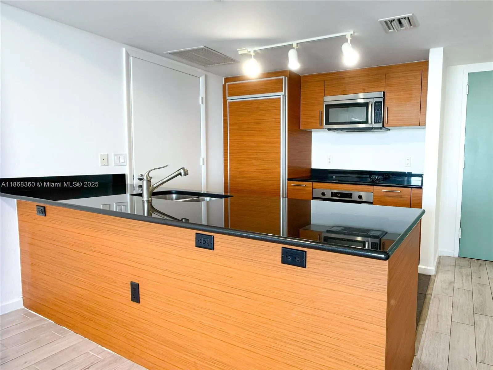 50 Biscayne Blvd, #3104