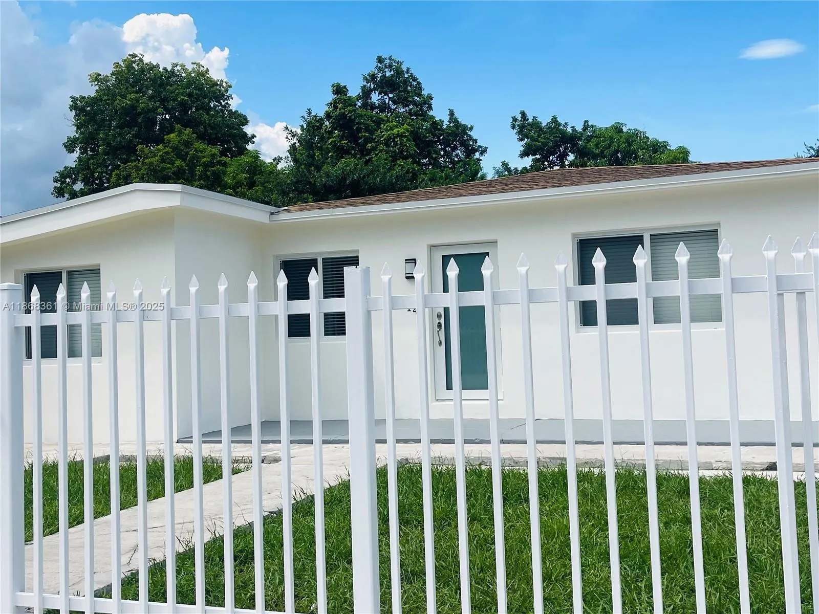 1145 NW 25th St
