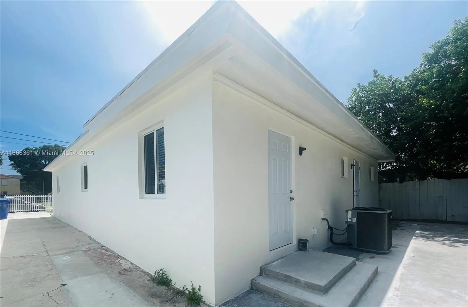 1145 NW 25th St